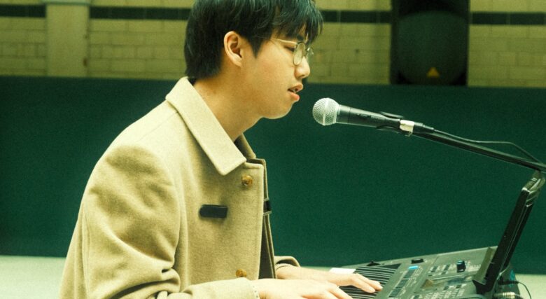 Singer-pianist Linus Lai